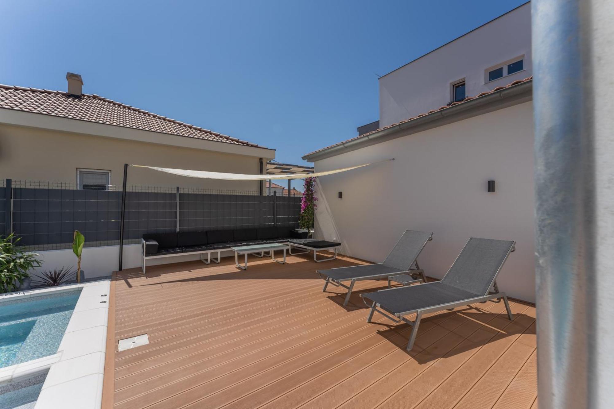 Bernie Apartments With A Pool Zara Esterno foto