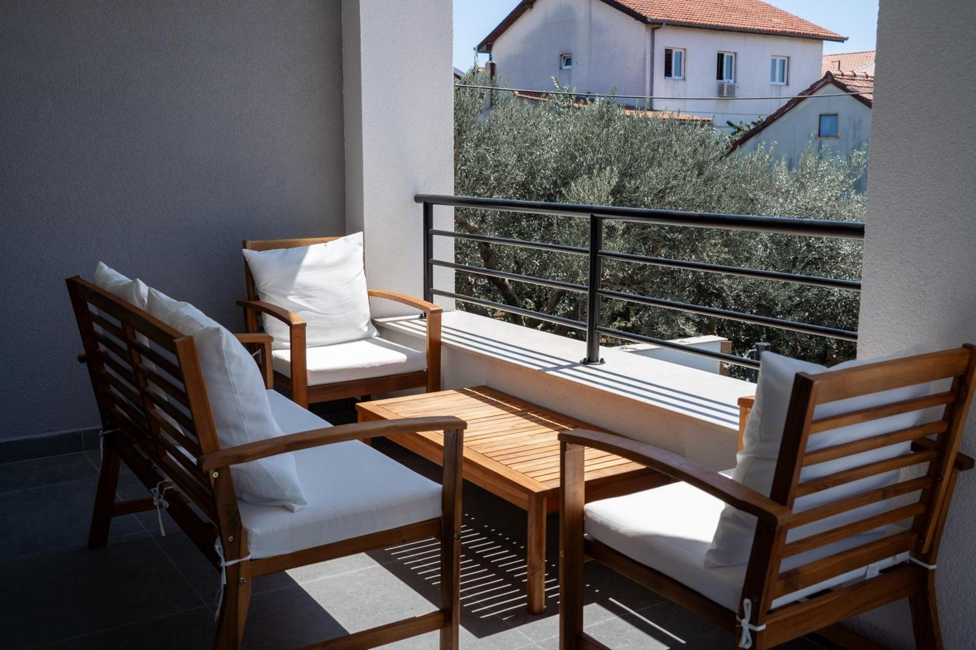 Bernie Apartments With A Pool Zara Esterno foto